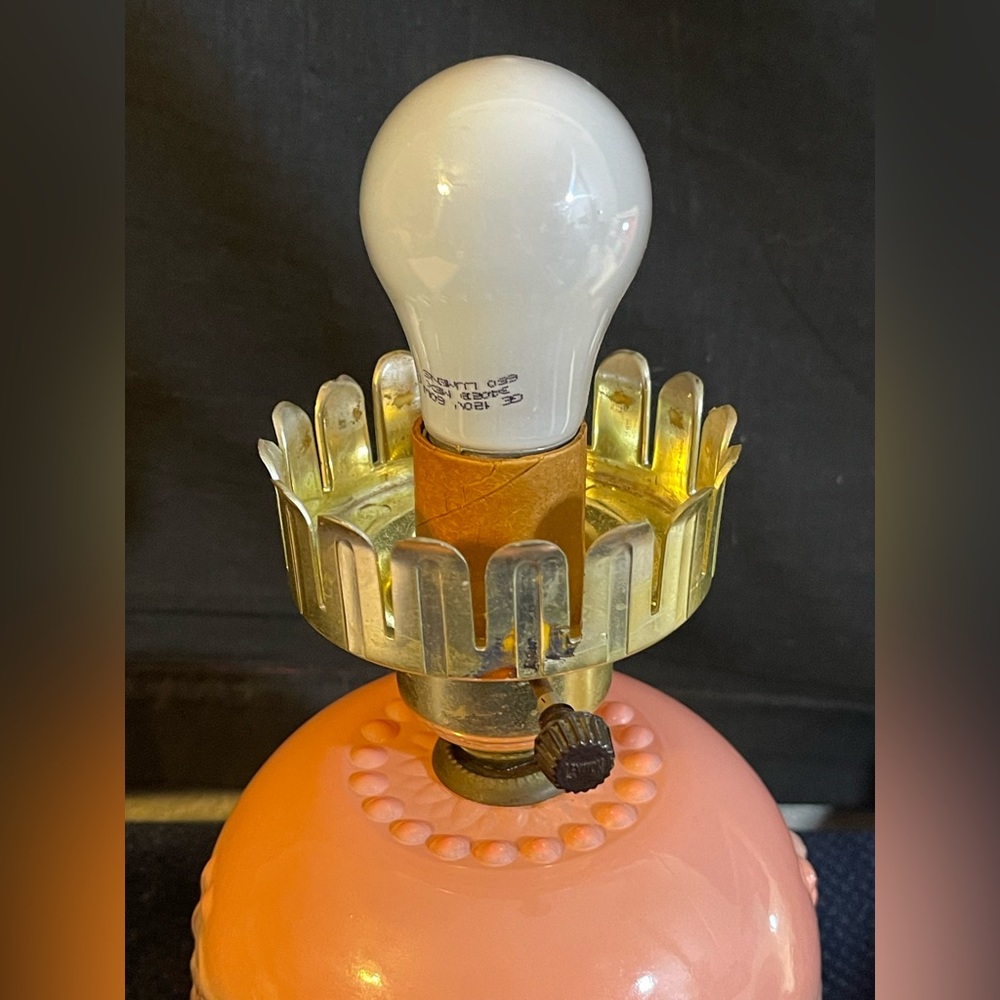 Vintage Pink Glass Lamp.  Missing top diffuser/globe - Picture 3 of 8